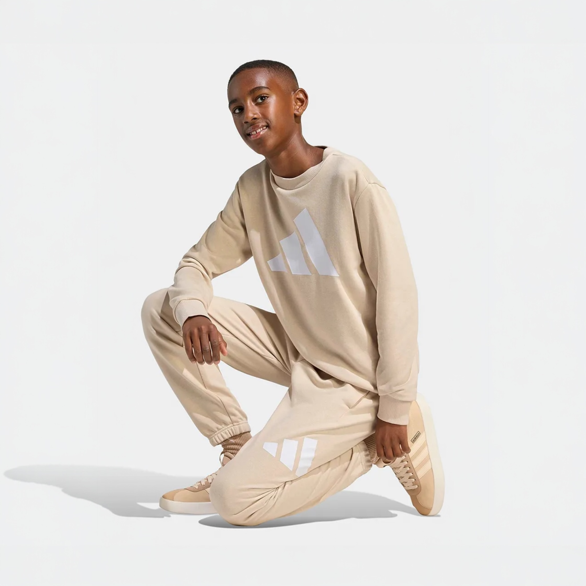 TUTA ADIDAS BIG LOGO